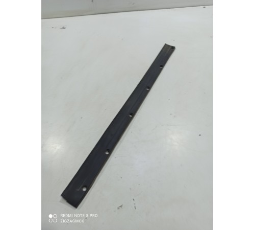 Уплотнитель двери задний правый нижний