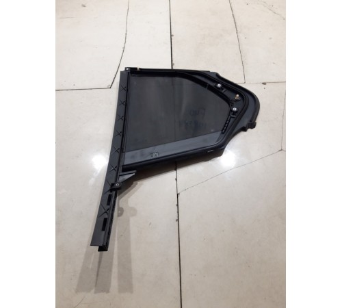 Форточка двери(задняя правая)