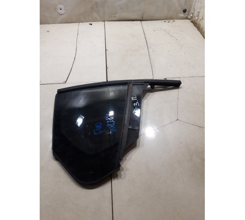 Форточка двери(задняя правая)