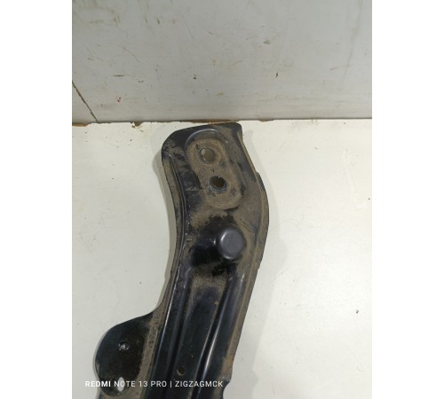 Кронштейн рамки радиатора левый