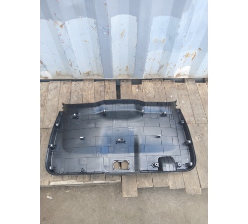 Обшивка двери багажника