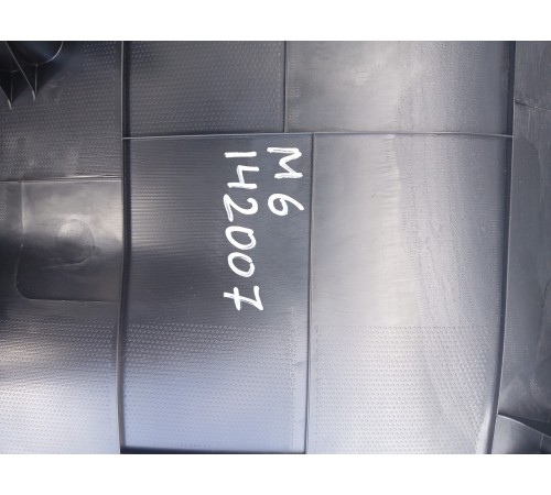 Обшивка двери багажника