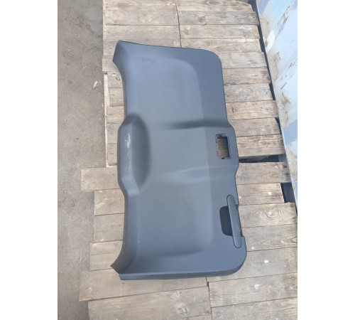 Обшивка двери багажника