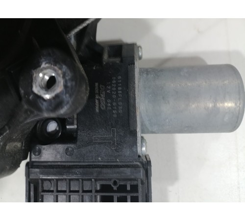 Стеклоподьемник передний левый (с моторчиком)