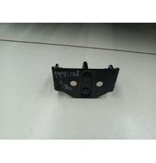 Ответная часть замка багажника