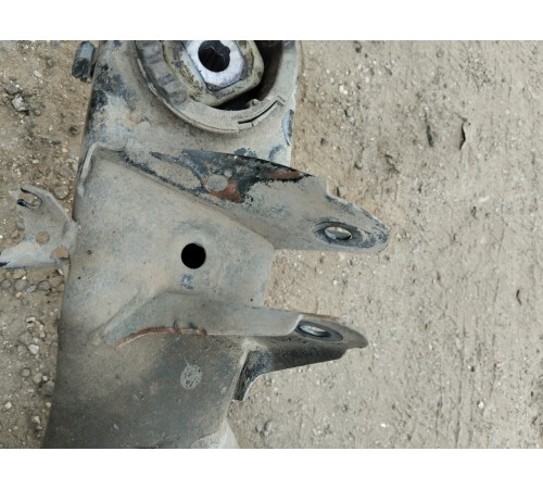 Подрамник задний