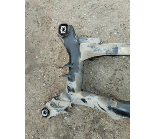 Подрамник задний