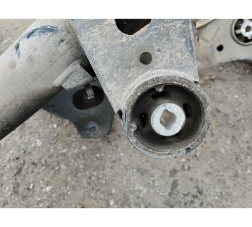 Подрамник задний