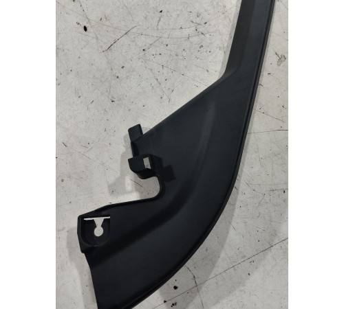 Накладка рамки стекла двери передняя левая внутренняя