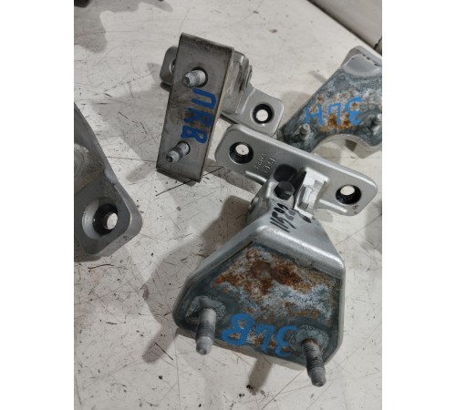 Комплект петель двери 7шт