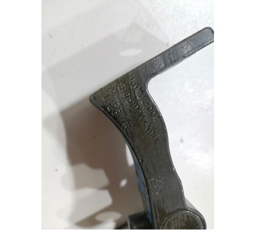 Петля двери задняя левая верхняя