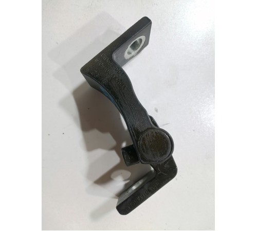 Петля двери задняя левая верхняя