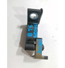 Петля двери задняя левая верхняя