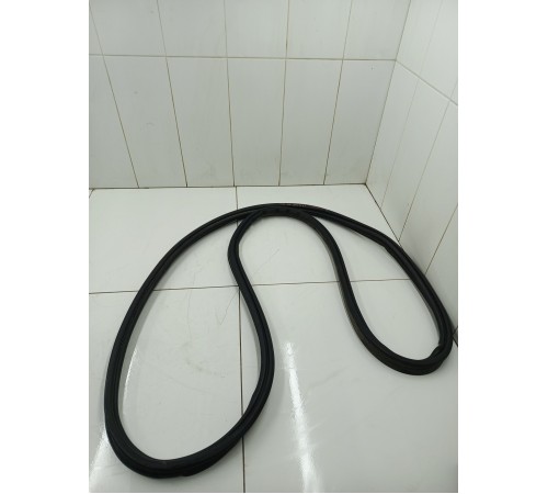 Уплотнитель багажника