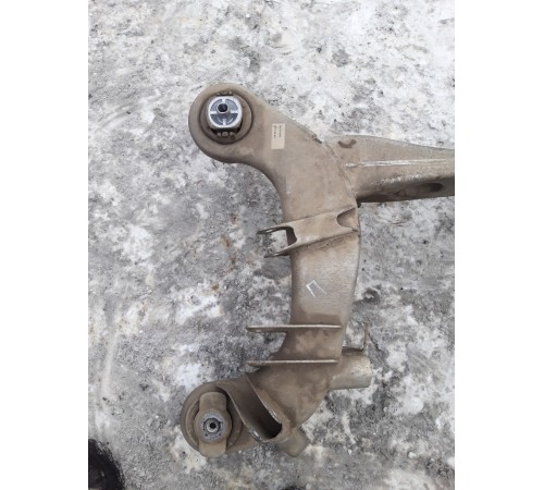 Балка подвески задняя (подрамник)