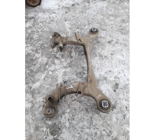 Балка подвески задняя (подрамник)