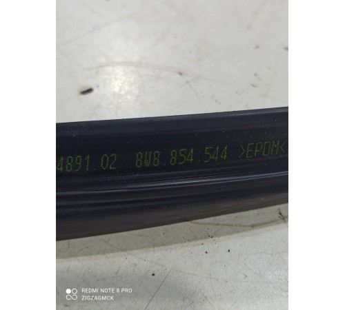 Уплотнитель капота правый