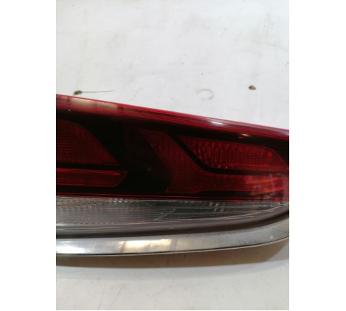 Фонарь крышки багажника левый