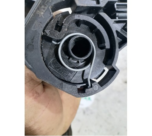 Кронштейн ручки открывания капота