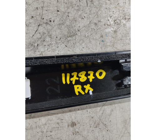 Накладка крышки багажника правая