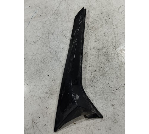 Накладка крышки багажника правая