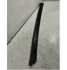 Уплотнитель двери задний левый