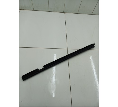 Уплотнитель стекла задний правый внутренний