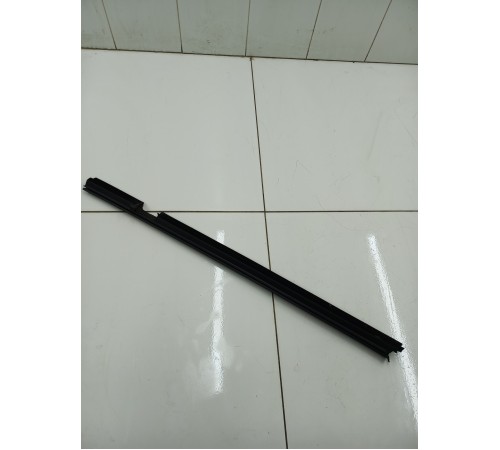 Уплотнитель стекла задний правый внутренний