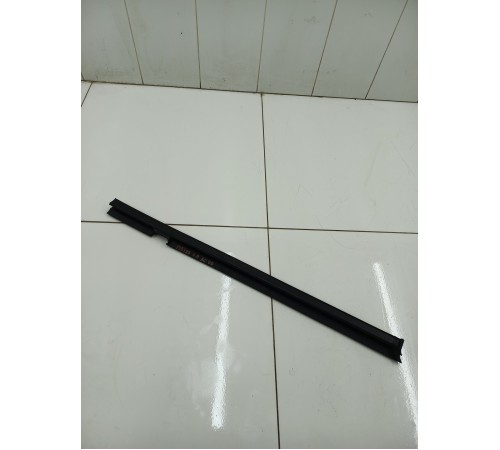 Уплотнитель стекла задний правый внутренний