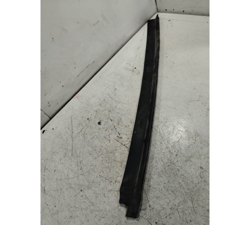 Уплотнитель двери задний левый