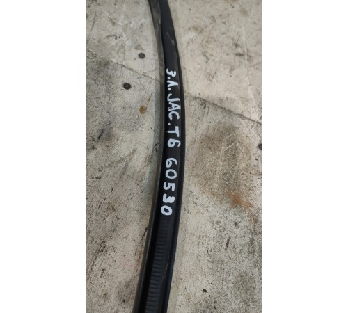 Уплотнитель двери задней левой