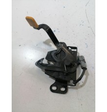 Замок капота