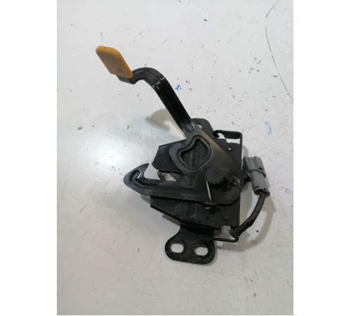 Замок капота