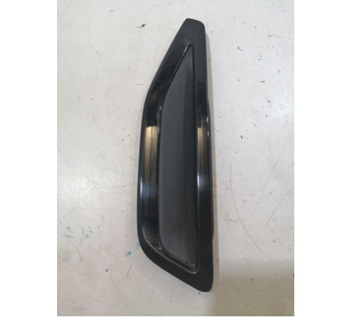 Накладка переднего крыла левая