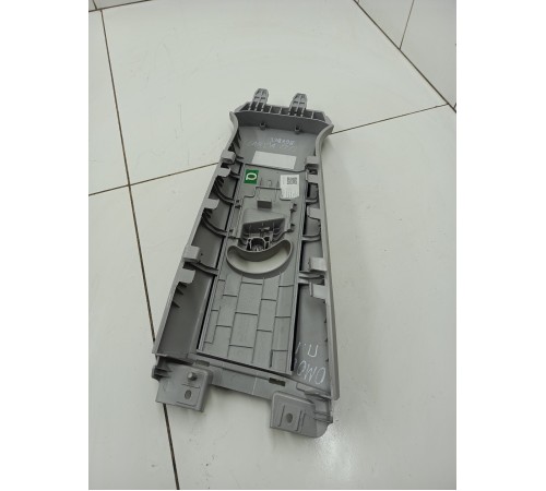 Обшивка центральной стойки правая верхняя