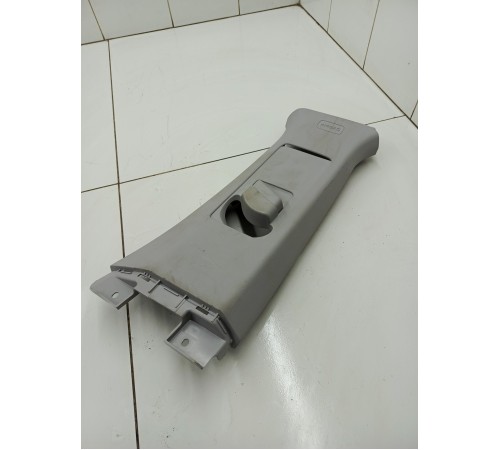 Обшивка центральной стойки правая верхняя