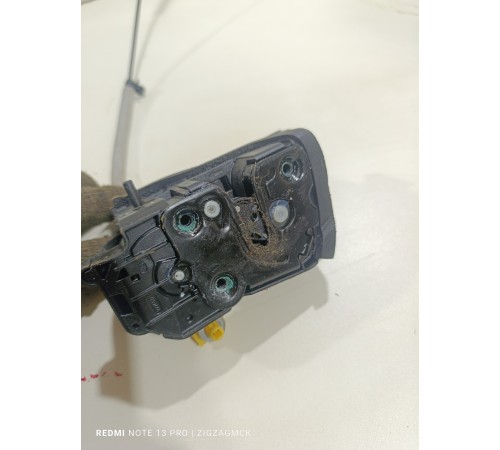 Замок двери,задний правый