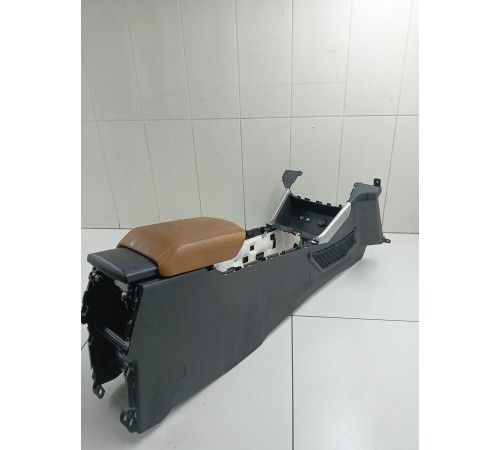 Центральная консоль (с подлокотником)