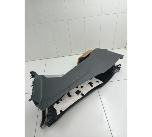 Центральная консоль (с подлокотником)