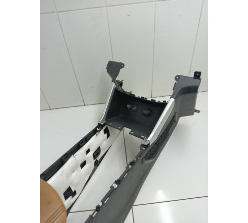 Центральная консоль (с подлокотником)