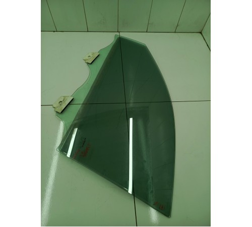 Стекло двери переднее левое