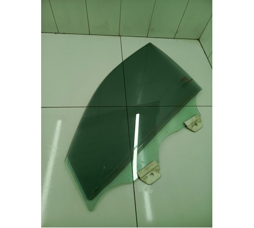 Стекло двери переднее левое