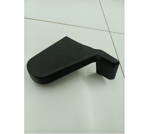 Накладка крышка сиденья левая боковая нижняя