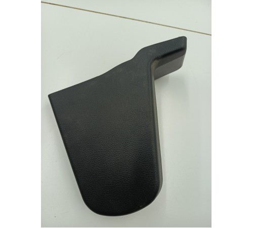 Накладка крышка сиденья левая боковая нижняя