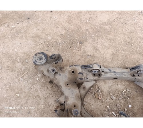 Балка задняя подрамник