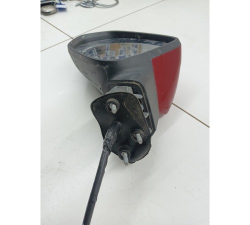 Зеркало заднего вида боковое левое