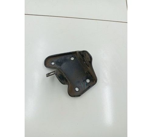 Кронштейн крепление заднего подрамника правый