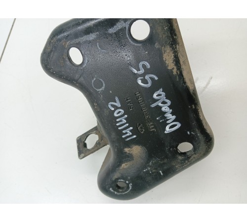 Кронштейн крепление заднего подрамника правый