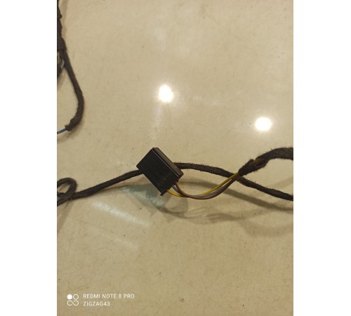 Электропроводка обшивки двери(передняя правая)