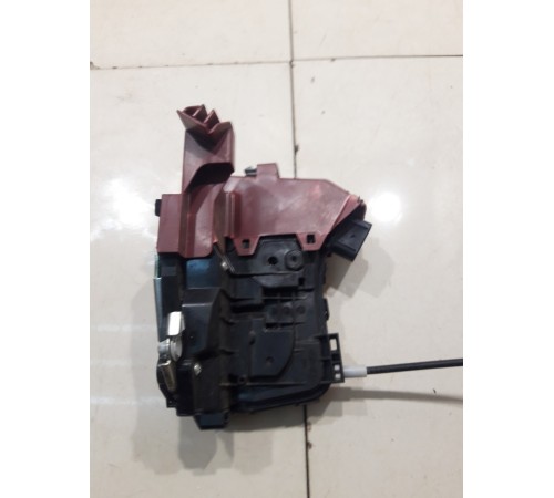 Замок двери (передний, правый)